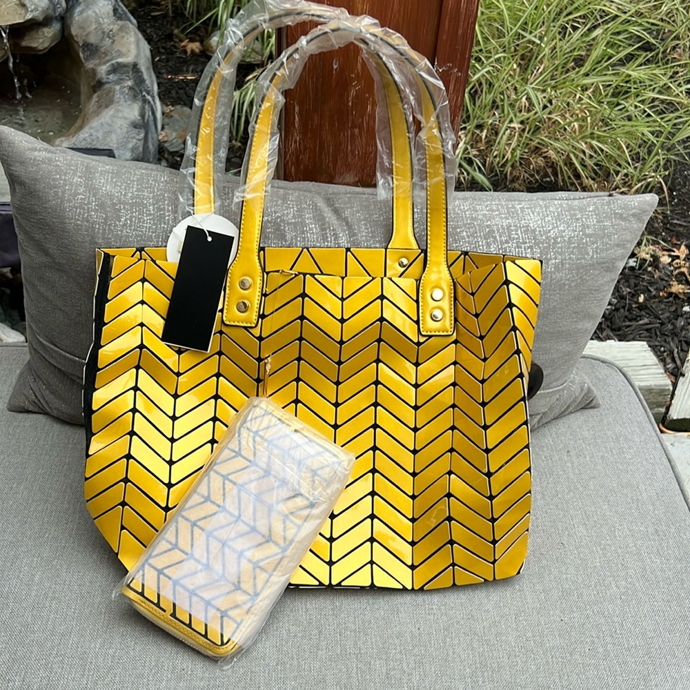 Brand new shoulder bag with Wallet